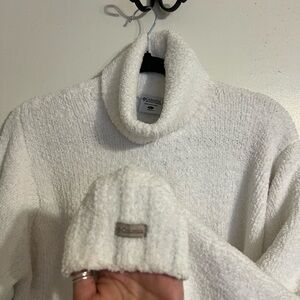 Columbia white turtleneck sweater